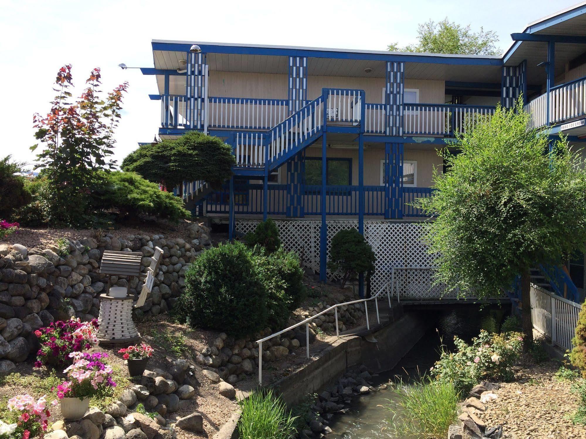 Blue Stream Motel Vernon Extérieur photo