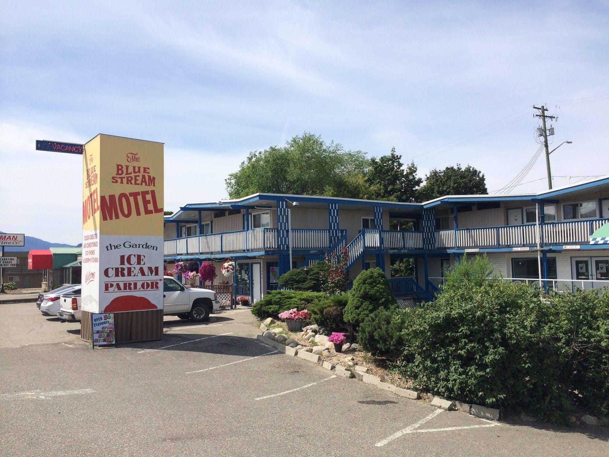 Blue Stream Motel Vernon Extérieur photo