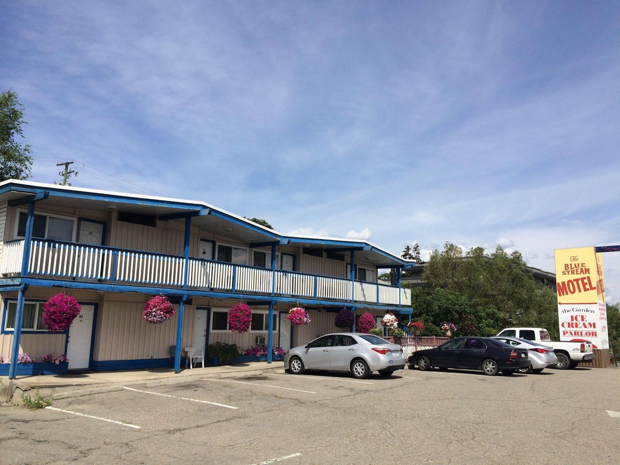 Blue Stream Motel Vernon Extérieur photo